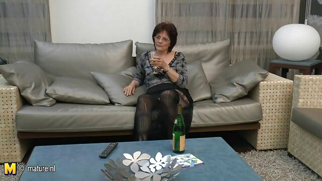 Aquela rapariga Fetiche, um doce obediente. vídeo brasileiro pornô